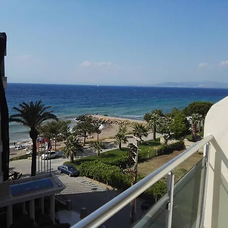 La Perla Beach 호텔 3*